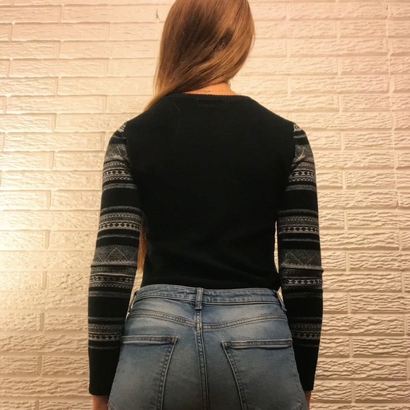 Black and White Patterned Sweater - Picture 5 of 5